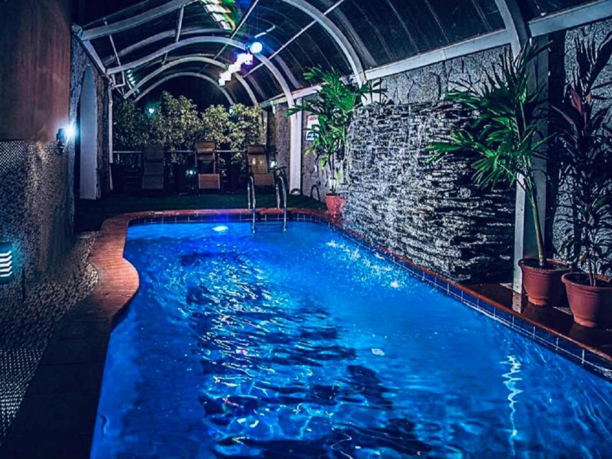 E-Suite Hotel Абуджа Екстериор снимка