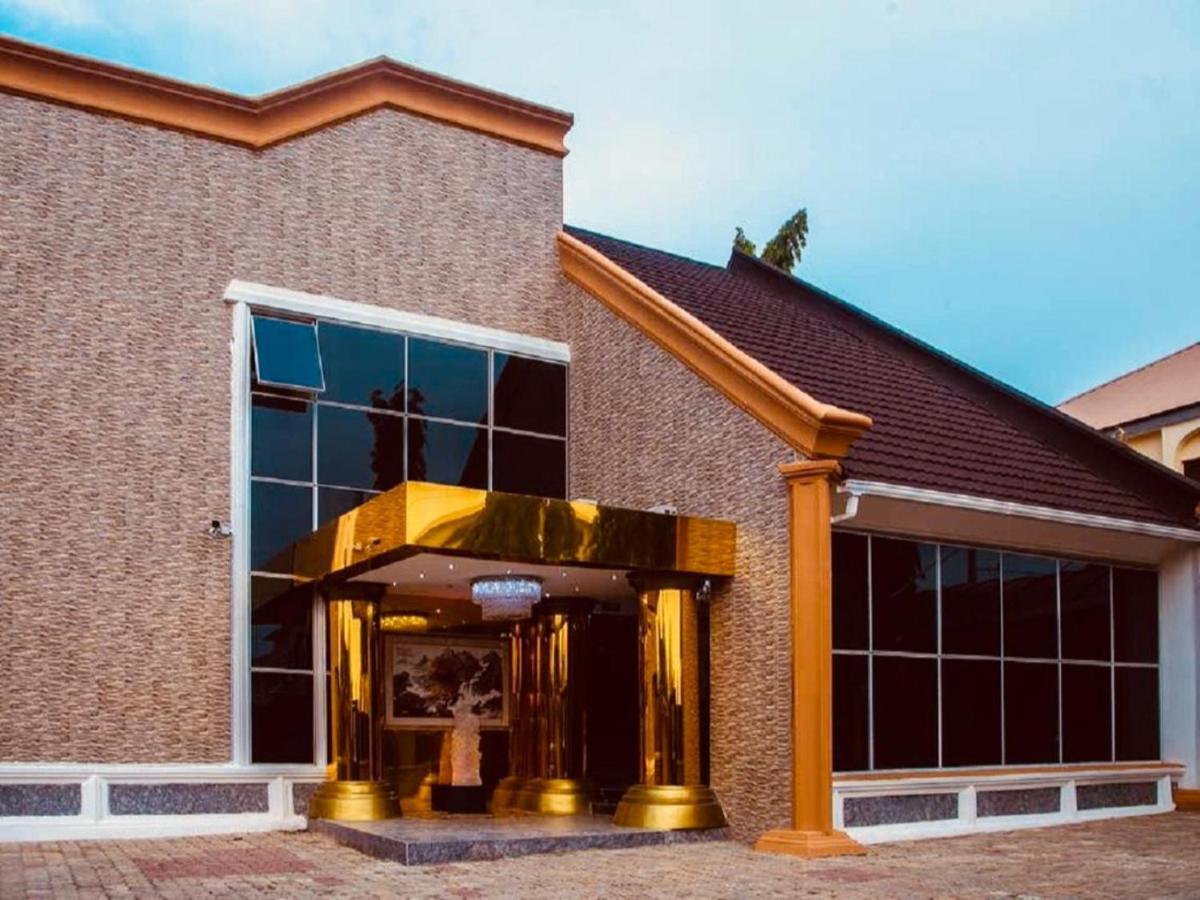 E-Suite Hotel Абуджа Екстериор снимка