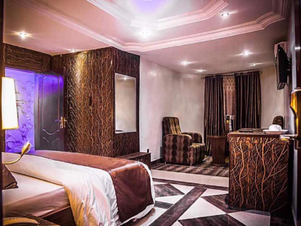 E-Suite Hotel Абуджа Екстериор снимка