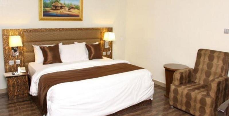 E-Suite Hotel Абуджа Екстериор снимка