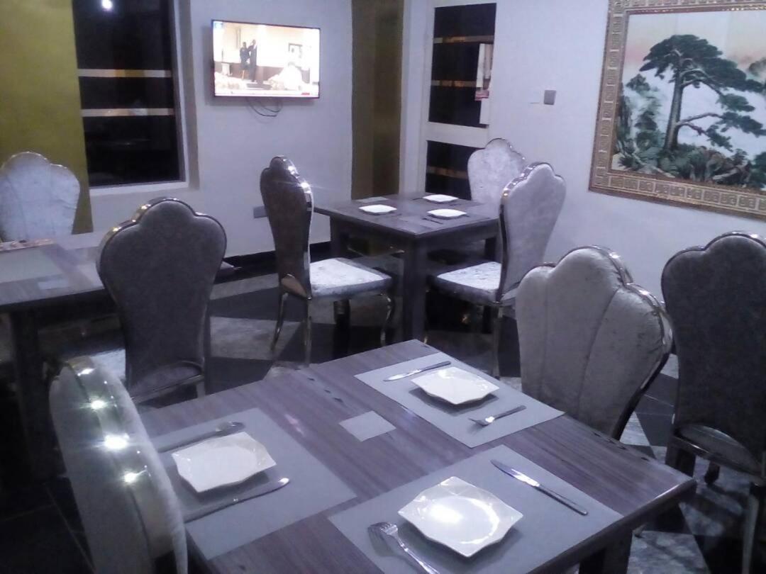 E-Suite Hotel Абуджа Екстериор снимка