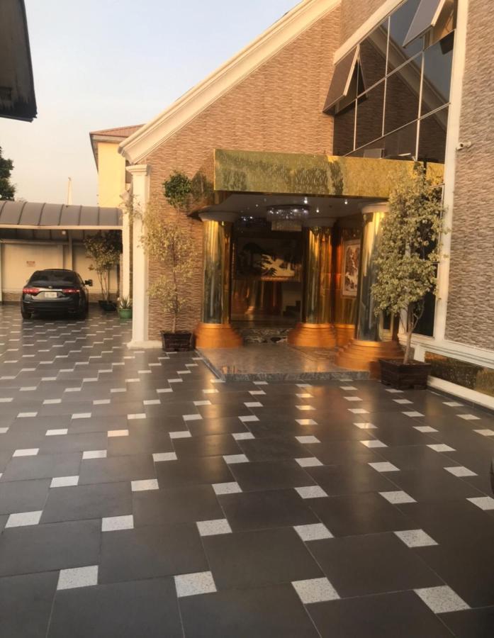 E-Suite Hotel Абуджа Екстериор снимка
